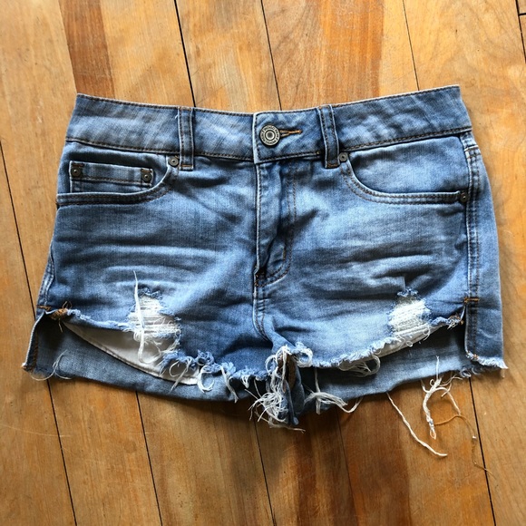 Jean Shorts - Picture 1 of 3